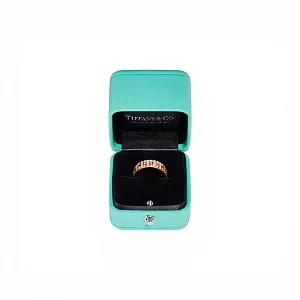Tiffany & Co. Обручальное кольцо T True Wide Ring in Rose Gold with Pave Diamonds - фото 4