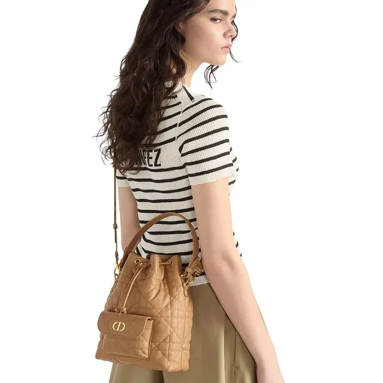 Сумка Bucket Caro Small Dior Light Gold - фото 2