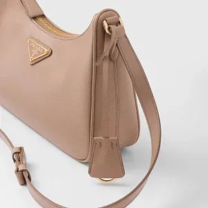 Prada Мини-сумка Re-Edition из сафьяновой кожи Cameo Beige - фото 6