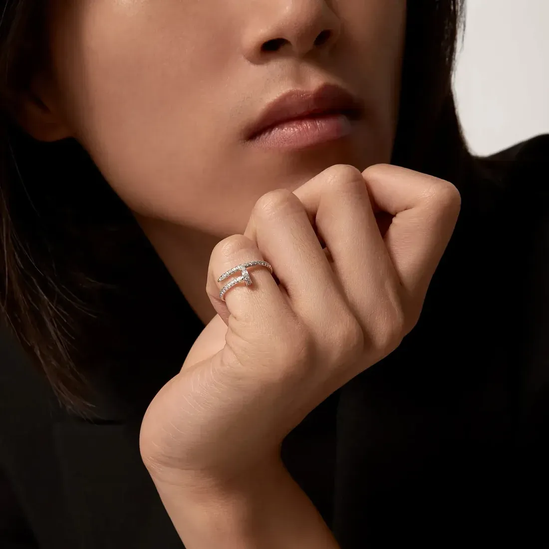 Cartier Кольцо Juste Un Clou маленькая модель с бриллиантовым паве White Gold - фото 3