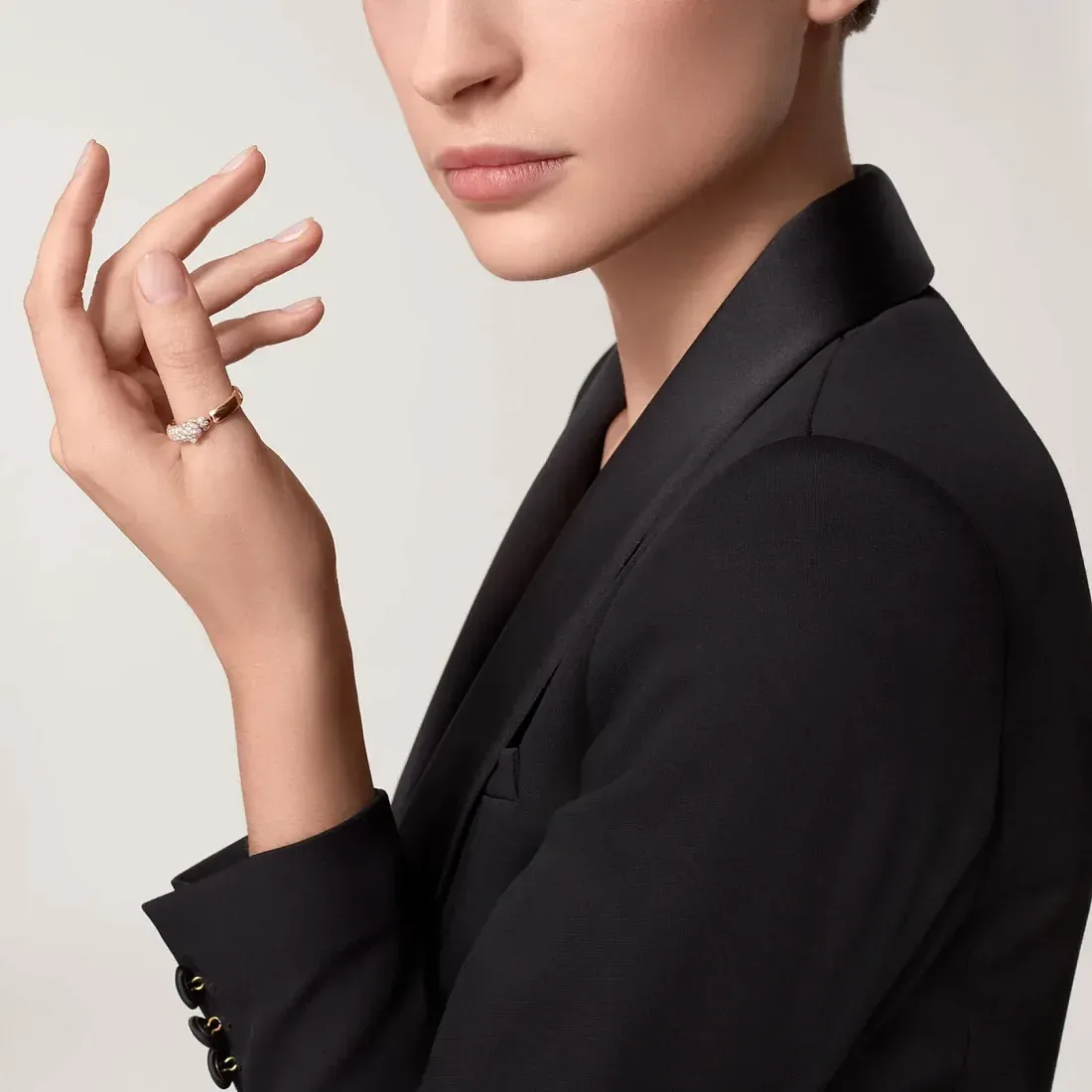 Cartier Кольцо средняя модель с бриллиантовым паве Panthere de Rose Gold - фото 2