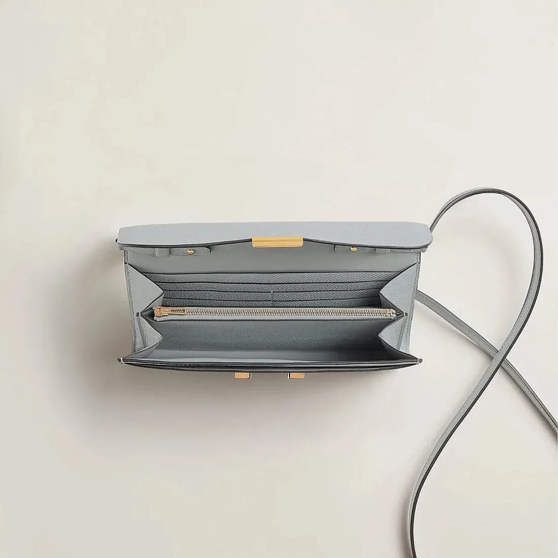 Hermès Кошелек Constance To Go Bleu Glacier Gris Pale Epsom Cordage Strap - фото 3