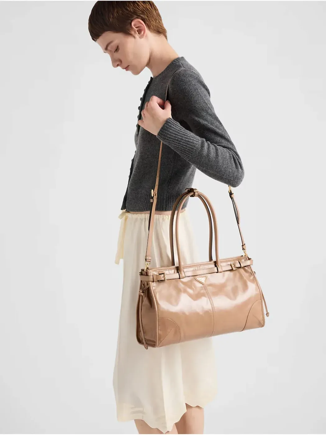 Prada Большая кожаная сумка Pale Pink - фото 8