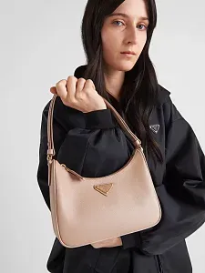 Prada Мини-сумка Re-Edition из сафьяновой кожи Cameo Beige - фото 2