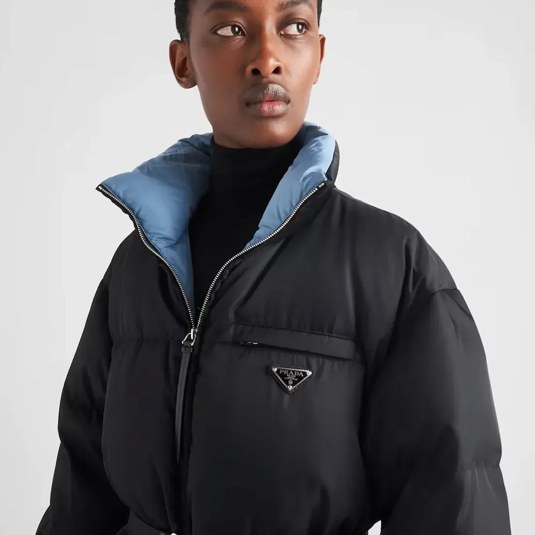 Prada Пуховое пальто с капюшоном из габардина Re-Nylon - фото 3