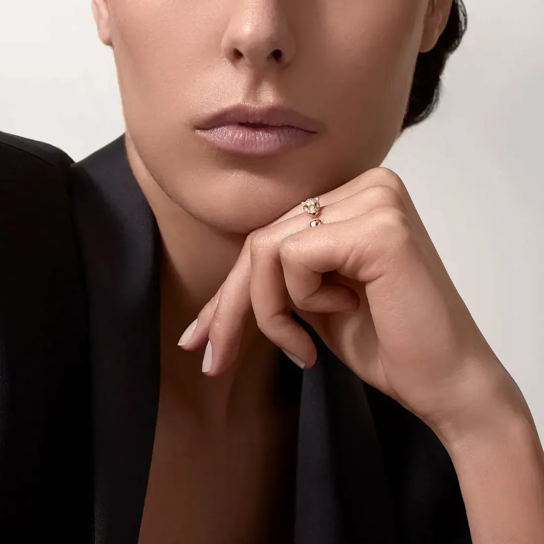 Cartier Кольцо средняя модель с бриллиантовым паве Panthere de Yellow Gold - фото 2