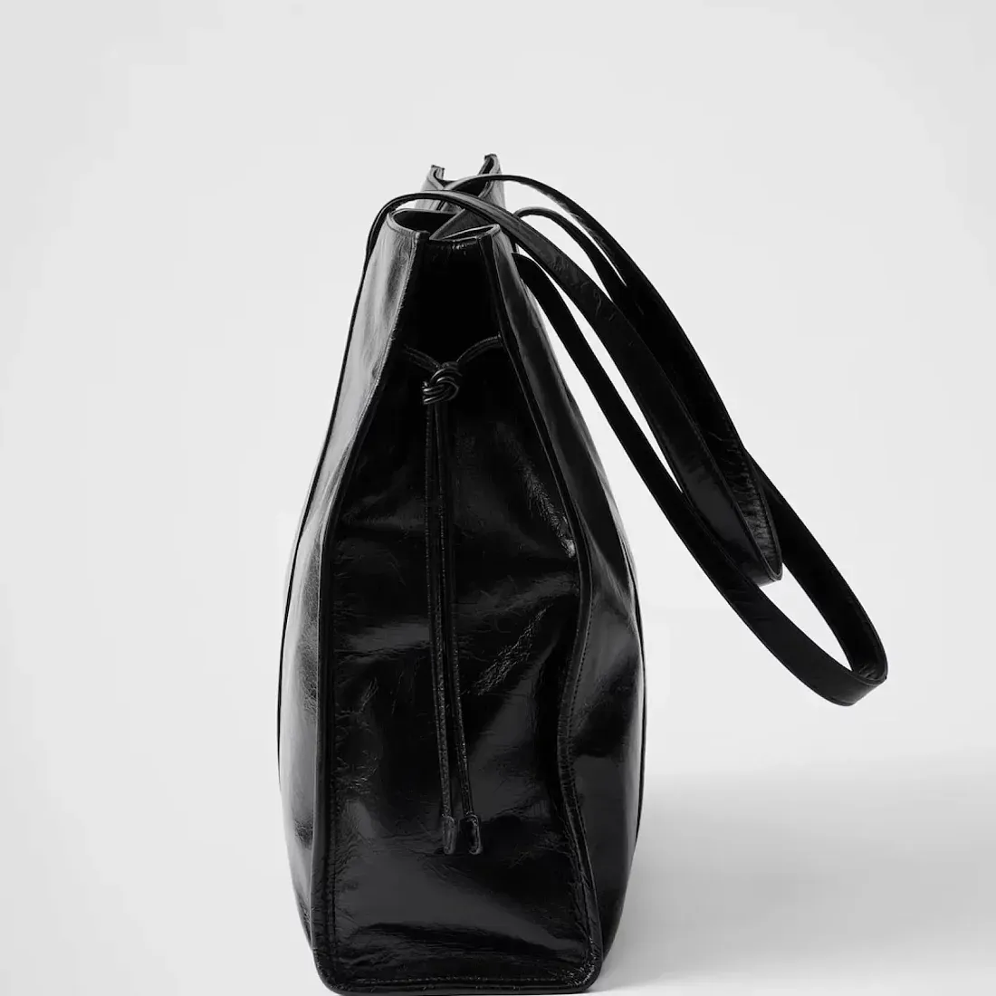 Prada Большая кожаная сумка-тоут Black - фото 4