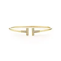 Tiffany & Co. Браслет T Diamond Wire Bracelet Yellow Gold - фото 1