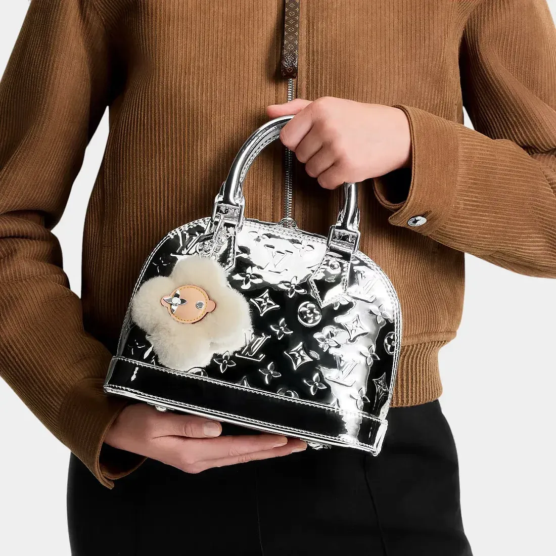 Louis Vuitton Брелок для сумки Vivienne Shearlin - фото 4