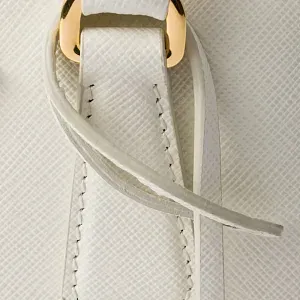 Prada Мини-сумка Galleria из сафьяновой кожи White - фото 7