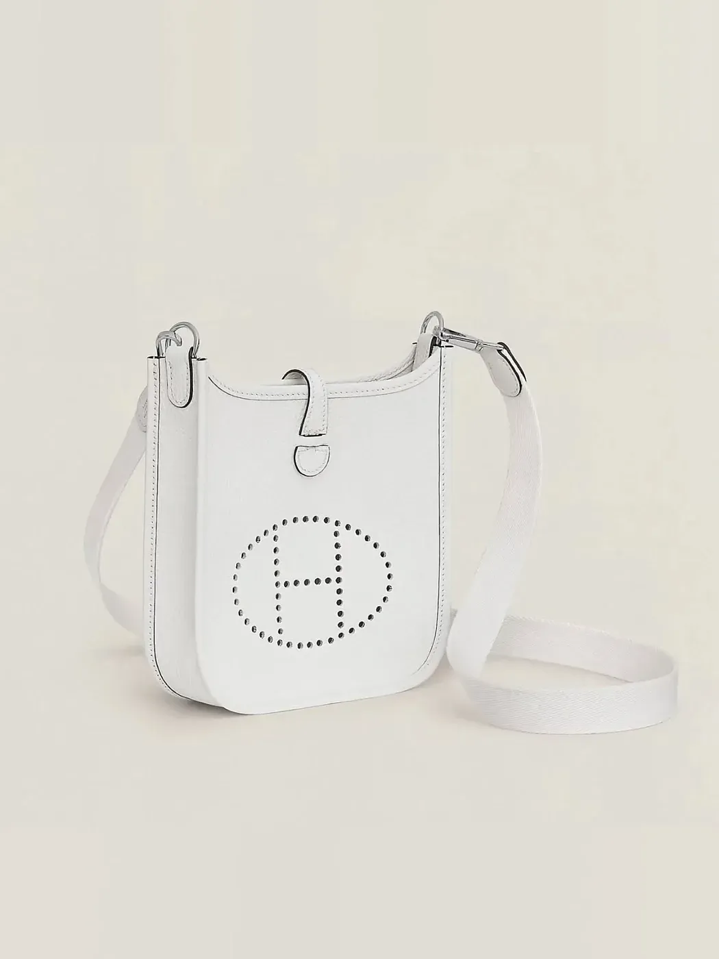 Hermès Сумка Evelyne Mini 16 New White Clemence Palladium Hardware - фото 4