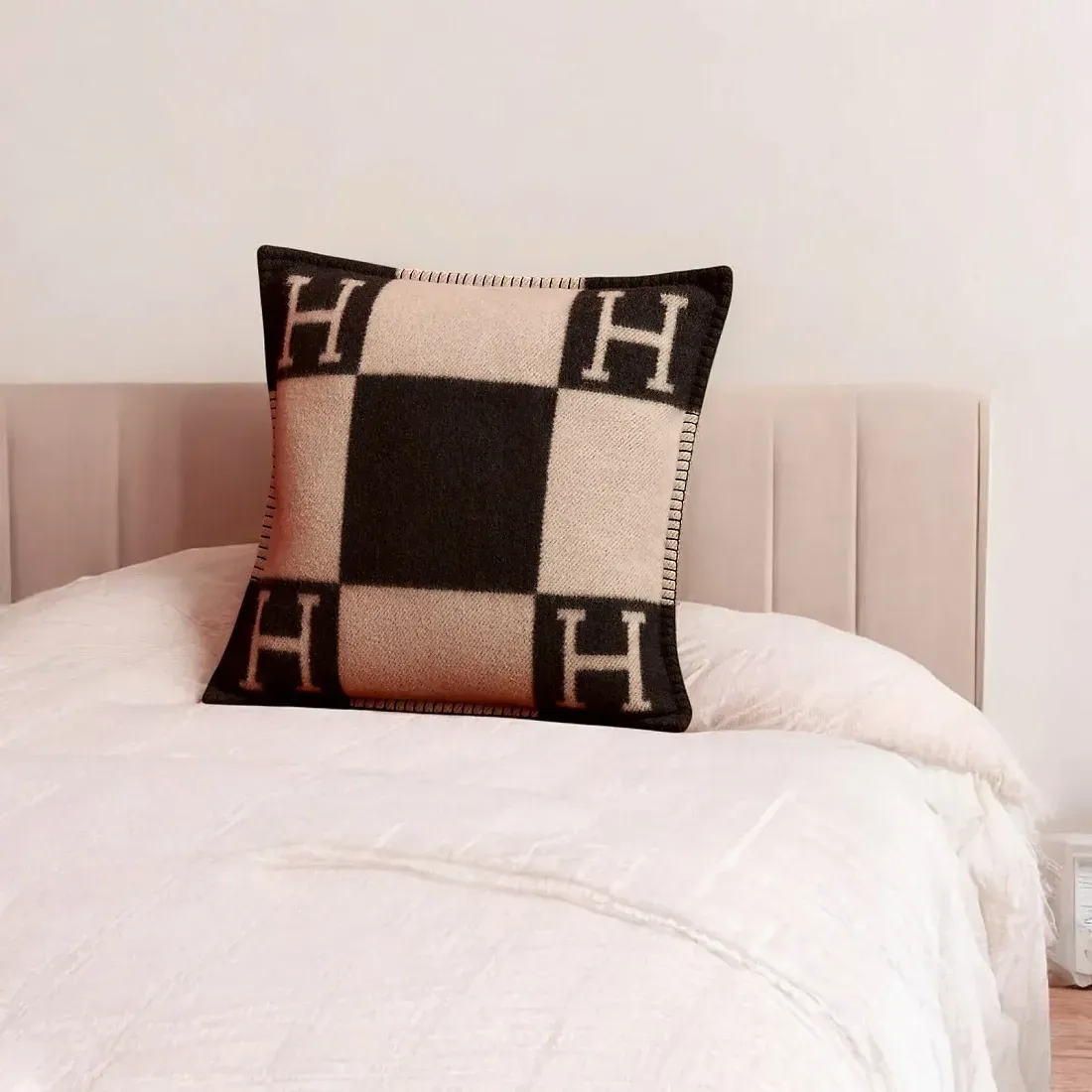 Hermès Подушка Avalon 70 см Ecru / Gris Fonce - фото 2