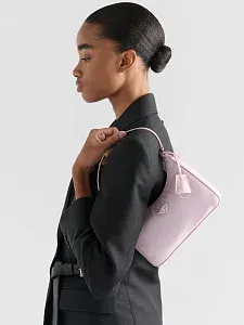 Prada Мини-сумка Re-Edition 2005 из Re-Nylon и сафьяновой кожи Alabaster Pink - фото 2