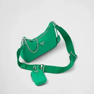 Prada Сумка Re-Edition 2005 из Re-Nylon Mint Green - фото 3