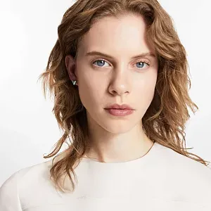 Louis Vuitton Серьги-пусеты Essential V Silver - фото 2