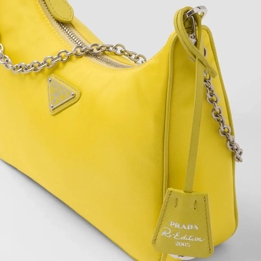 Prada Сумка Re-Edition 2005 из Re-Nylon Citron Yellow - фото 8