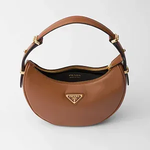 Prada Маленькая кожаная сумка через плечо Arque Cognac - фото 5