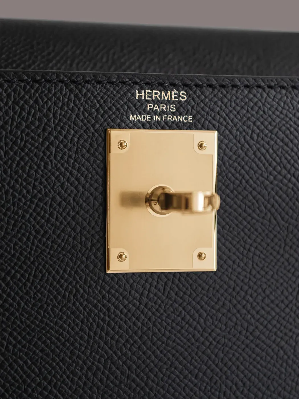 Hermès Сумка Kelly 28 Black Epsom Gold Hardware - фото 3