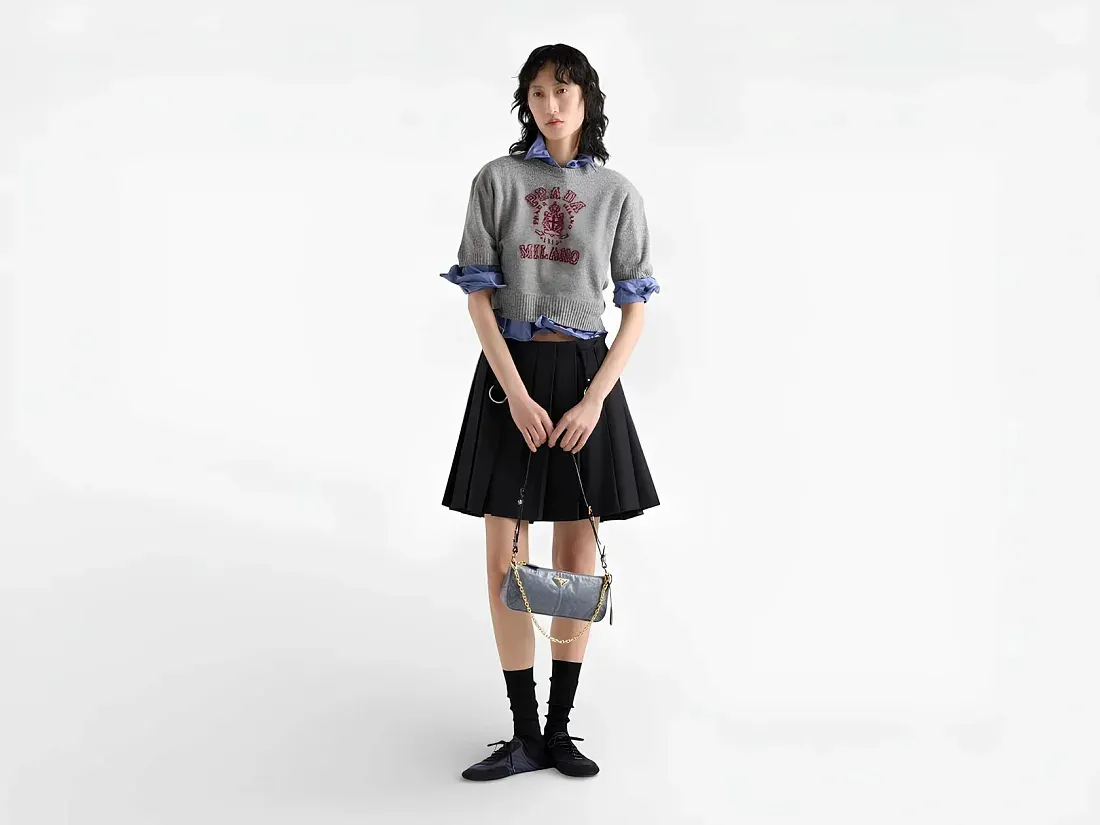 Prada Сумка средняя Re-Edition 2002 Air Force Blue - фото 2
