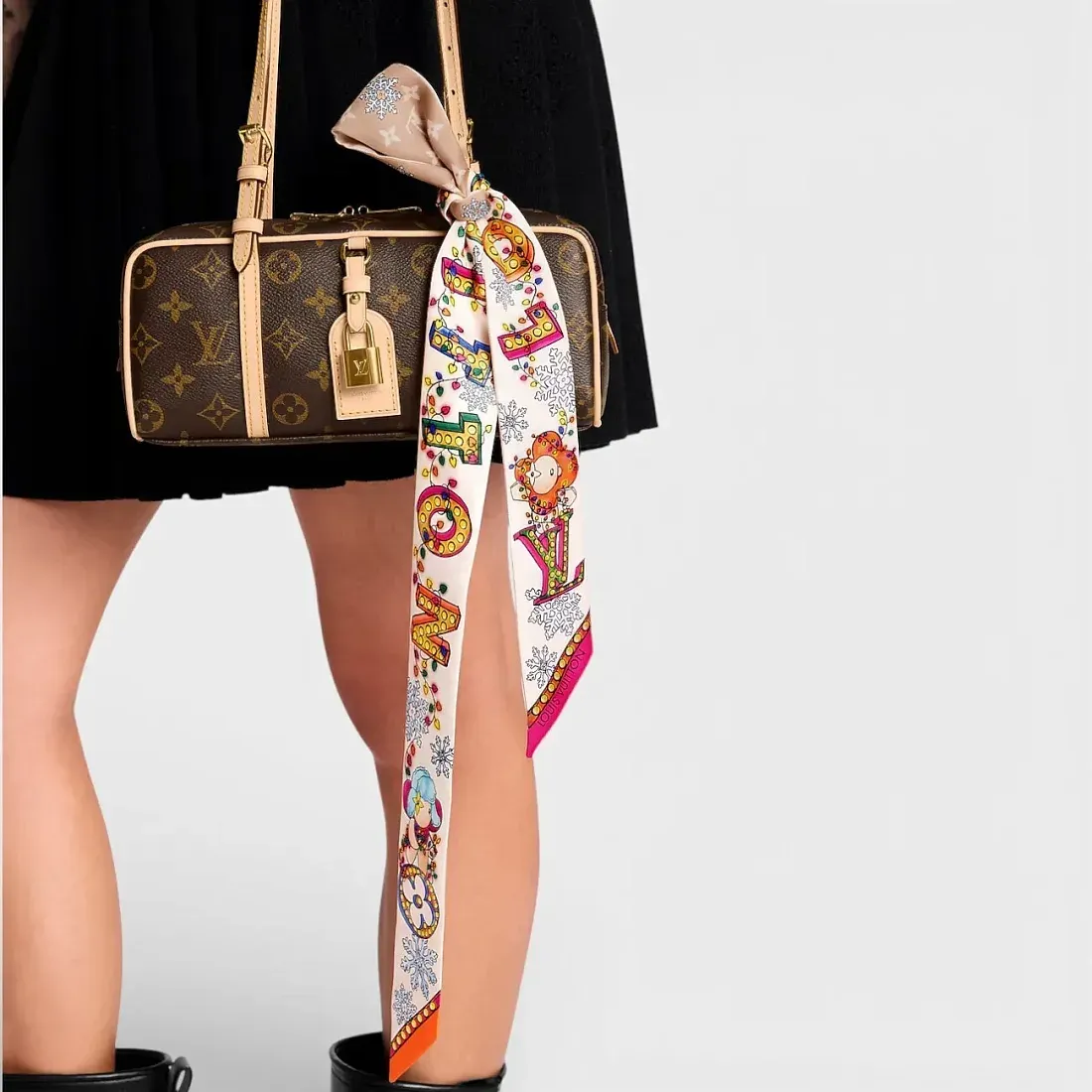 Louis Vuitton Платок-каре Vivienne Winter Celebration White - фото 5