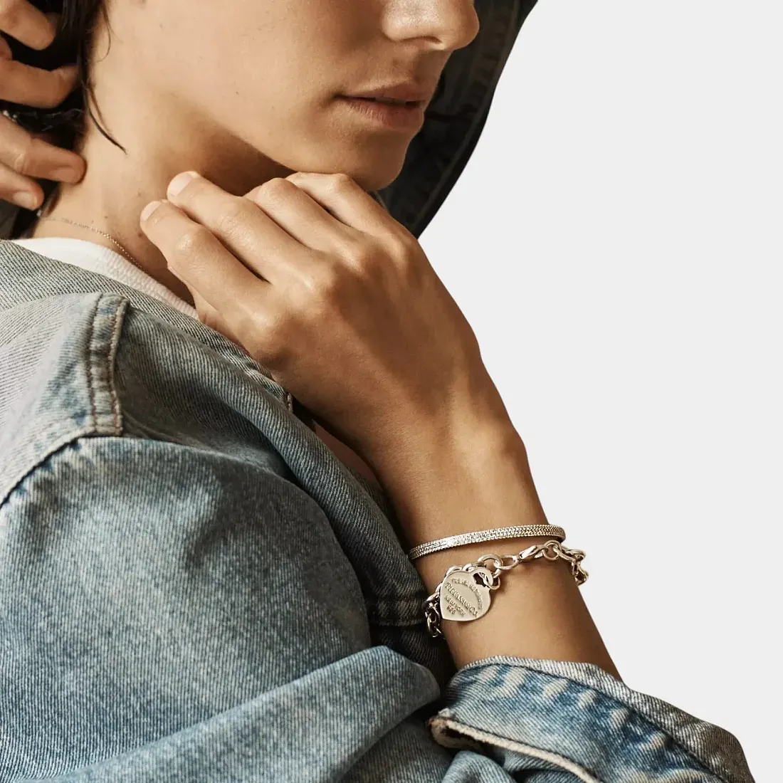Tiffany & Co. Браслет 925 Sterling Silver Heart Charm Bracelet - фото 4