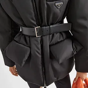 Prada Пуховая куртка с капюшоном из Re-Nylon - фото 3