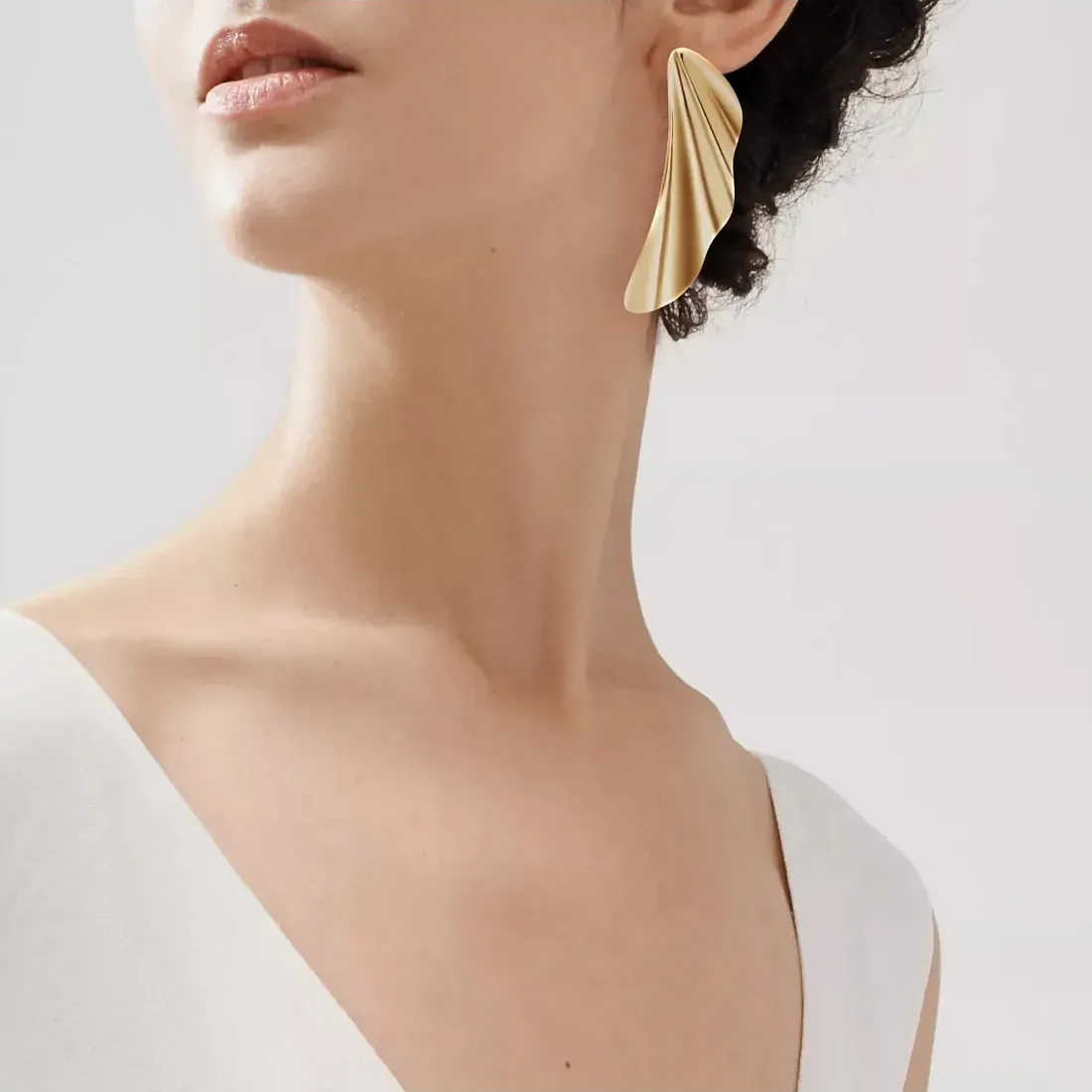 Tiffany & Co. Серьги Elsa Peretti High Tide Earrings Yellow Gold - фото 2