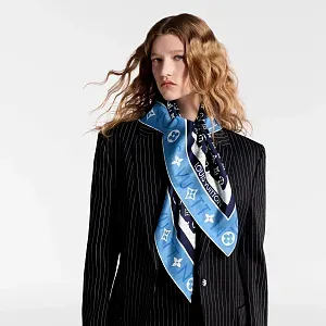 Louis Vuitton Платок-каре Monogram Infinity 90 Bleu Marine - фото 2