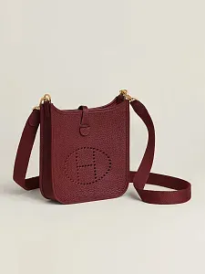 Hermès Сумка Evelyne 16 Rouge H Clemence Gold Hardware - фото 2