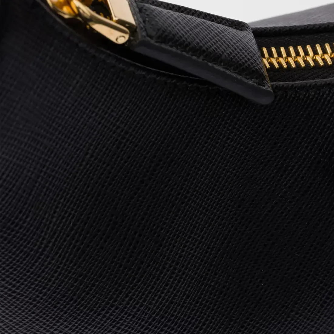 Prada Мини-сумка Re-Edition из сафьяновой кожи Black - фото 8