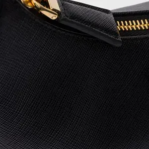 Prada Мини-сумка Re-Edition из сафьяновой кожи Black - фото 8