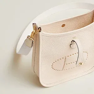 Hermès Сумка Evelyne 16 Craie Blanc Clemence Gold Hardware - фото 3