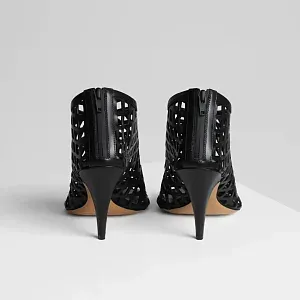 Phoebe Philo Мягкие ботильоны 90 Black Punched - фото 4