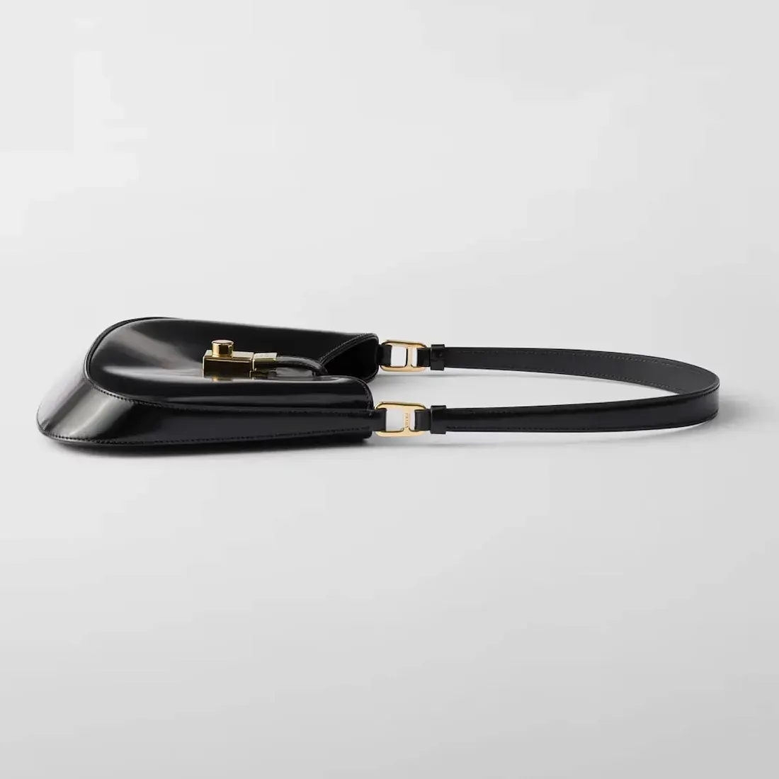 Prada Сумка Cleo из лакированной кожи с застежкой-клапаном - фото 5
