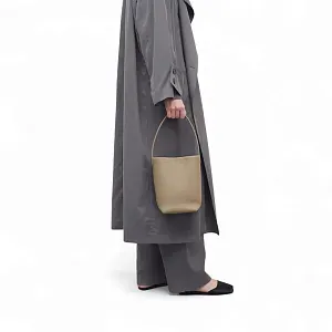 The Row Сумка Small NS Park Tote Black из кожи Dark Taupe - фото 2