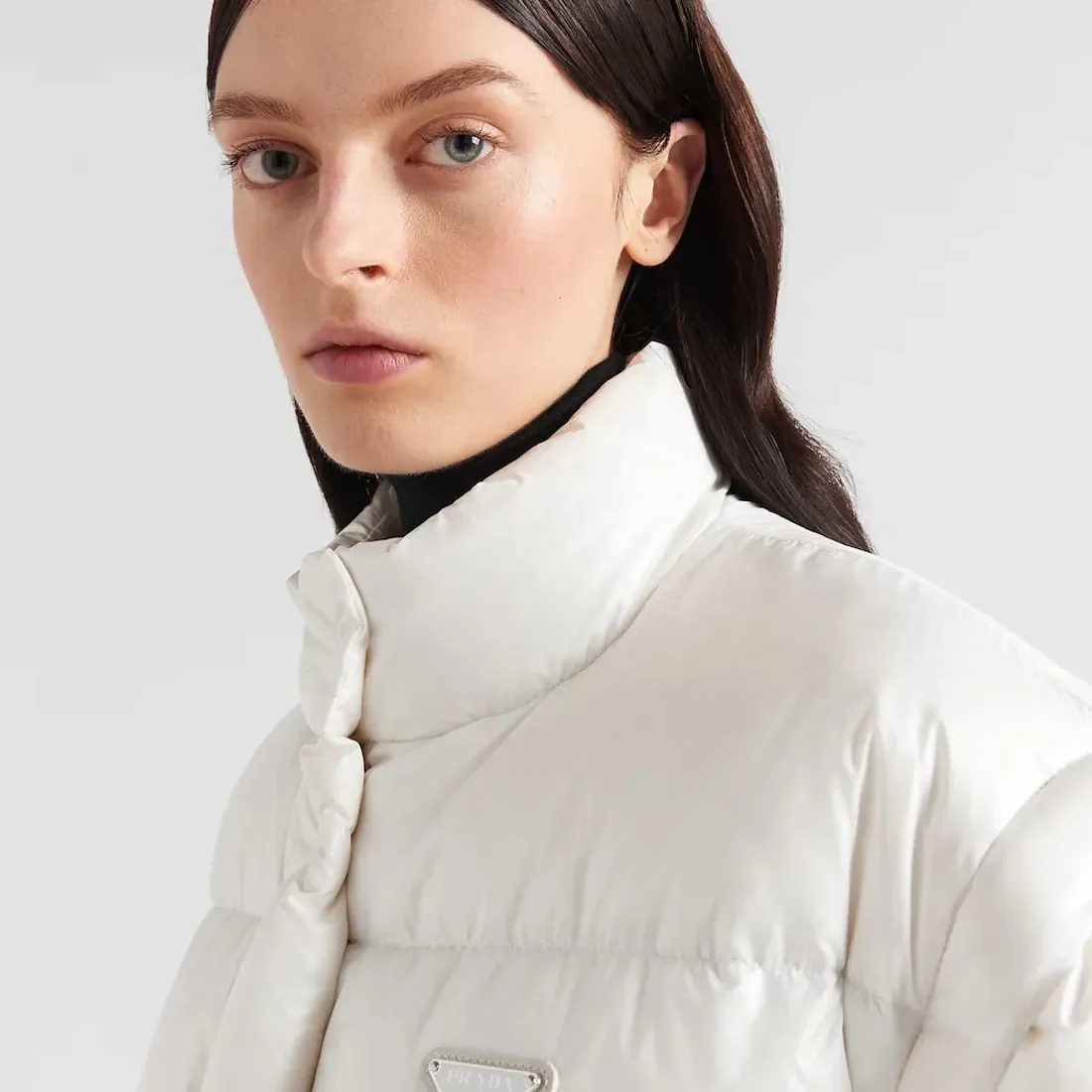 Prada Укороченный пуховик-трансформер из Re-Nylon White - фото 3