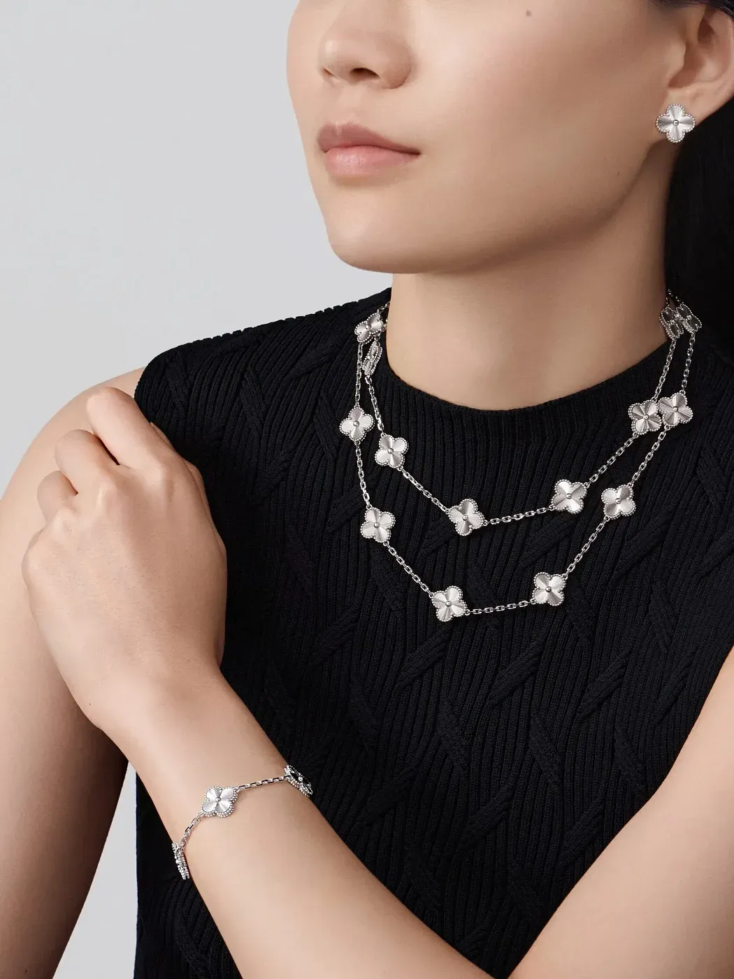 Van Cleef & Arpels Браслет Vintage Alhambra White Gold - фото 2