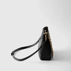 Prada Кожаная мини-сумка Re-Edition Black - фото 5