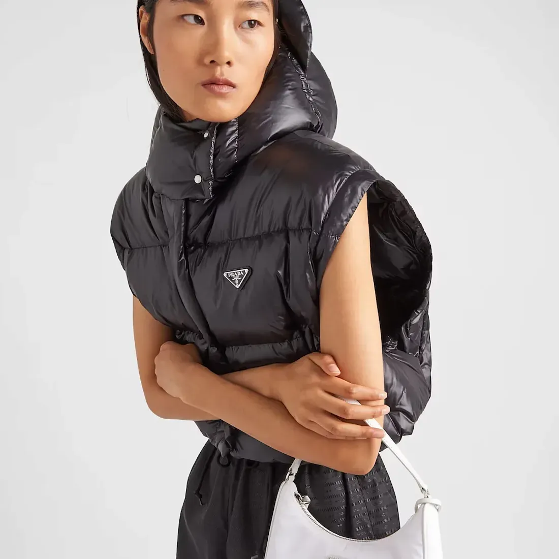 Prada Укороченный пуховик-трансформер из Re-Nylon Black - фото 3