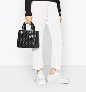 Dior Сумка Lady black grained cannage calfskin среднего формата - фото 2