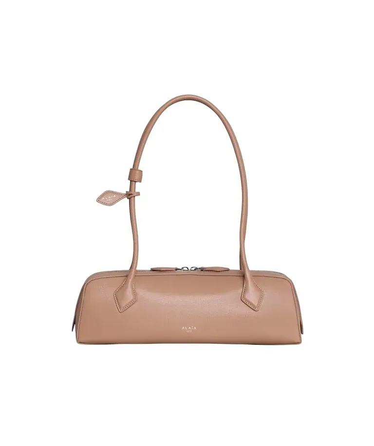 Сумка Le Teckel Medium Alaia Nude - фото 1
