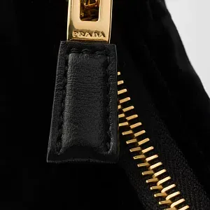 Prada Мини-сумка Re-Edition из бархата - фото 7