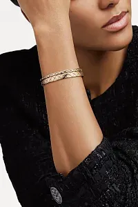 Chanel Браслет Coco Crush Beige Gold - фото 2