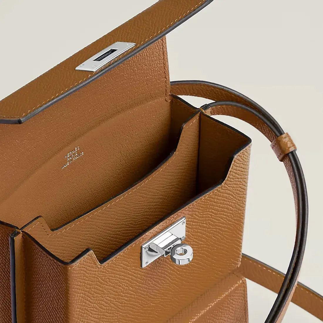 Hermès Сумка Kelly Multipocket To Go Pouch Men Gold / Palladium - фото 2