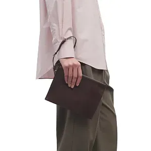 The Row Клатч Wristlet Pouch Black из кожи Brown Melange - фото 2