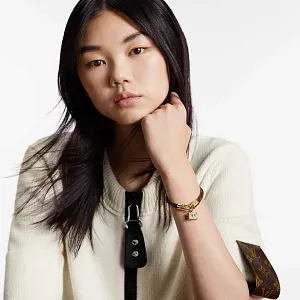 Louis Vuitton Браслет Petite Malle Charm - фото 2