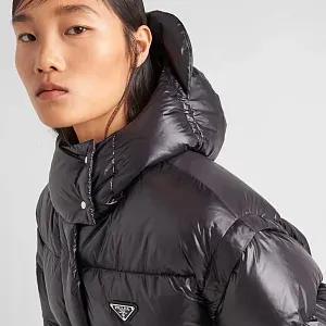 Prada Укороченный пуховик-трансформер из Re-Nylon - фото 3
