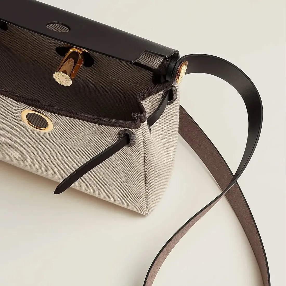 Hermès Сумка Herbag Zip 20 Ecru Beige Ebene H Viking Hunter Gold Hardware - фото 3