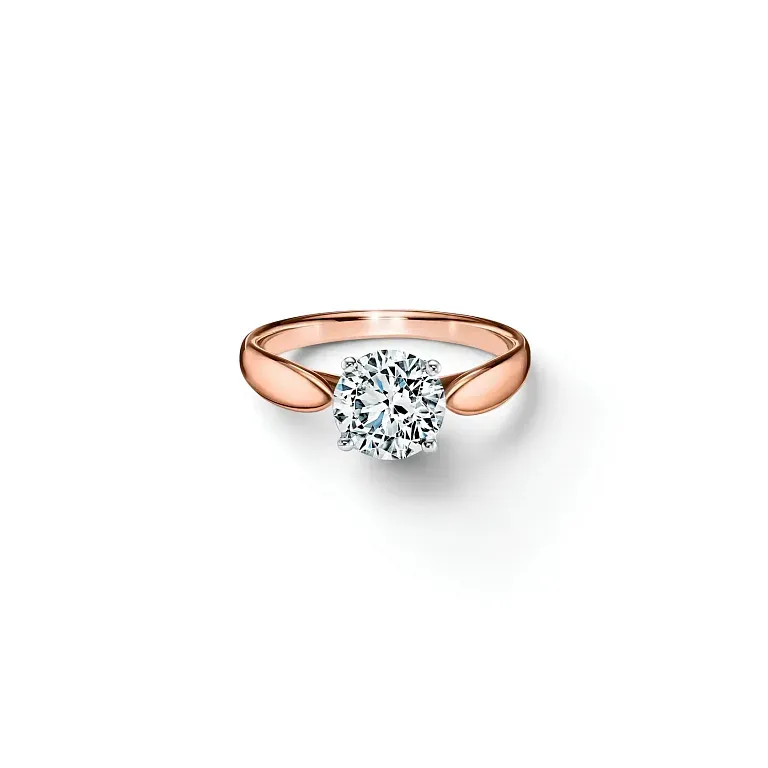 Помолвочное кольцо Tiffany Harmony Round Brilliant Engagement Ring in Rose Gold - фото 1