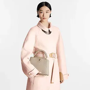 Louis Vuitton Сумка Capucines BB Galet - фото 2